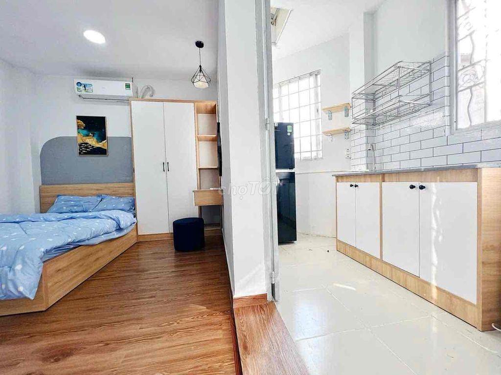 Trống sẵn phòng Full NT-CỬA SỔ TRỜI-Tách bếp-Trung tâm Bay