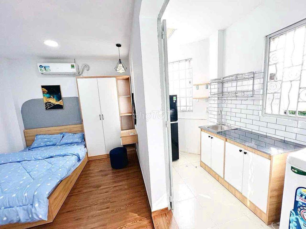 Trống sẵn phòng Full NT-CỬA SỔ TRỜI-Tách bếp-Trung tâm Bay