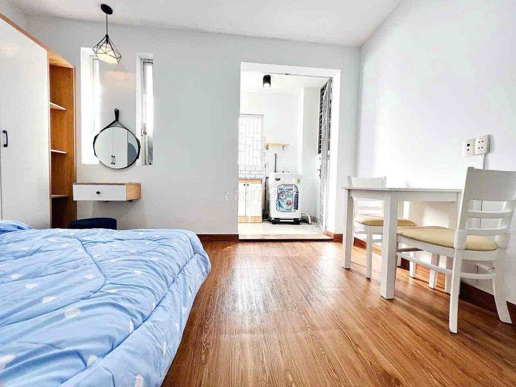 Trống sẵn phòng Full NT-CỬA SỔ TRỜI-Tách bếp-Trung tâm Bay