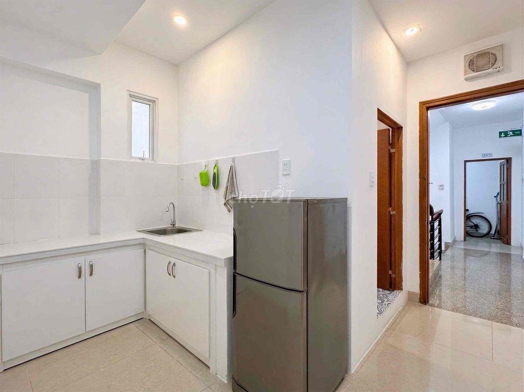 STUDIO MỚI SIÊU THOÁNG MÁT, TÁCH BẾP, CỬA SỔ RỘNG RÃI,....