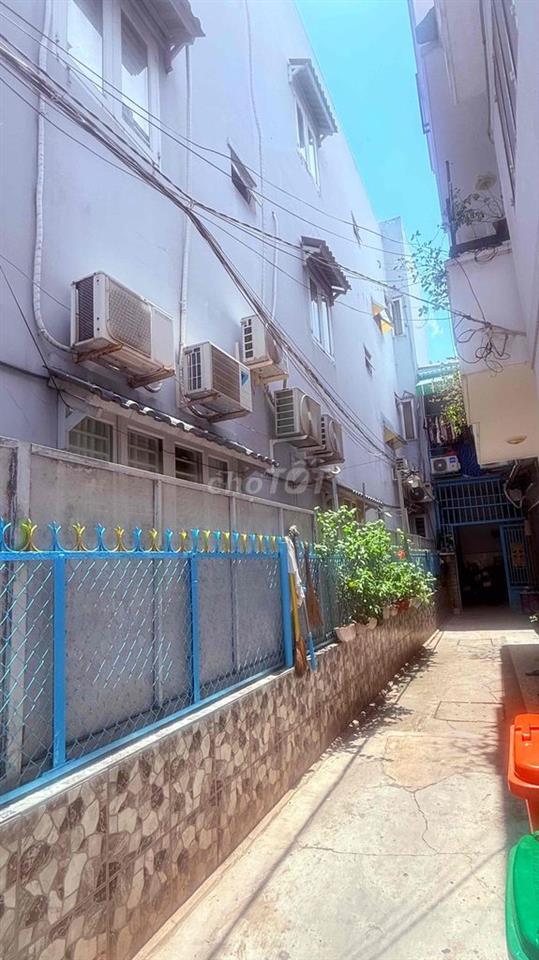NHÀ MT HẺM NGUYỄN THỊ THẬP ĐỐI DIỆN CHỢ TÂN MỸ