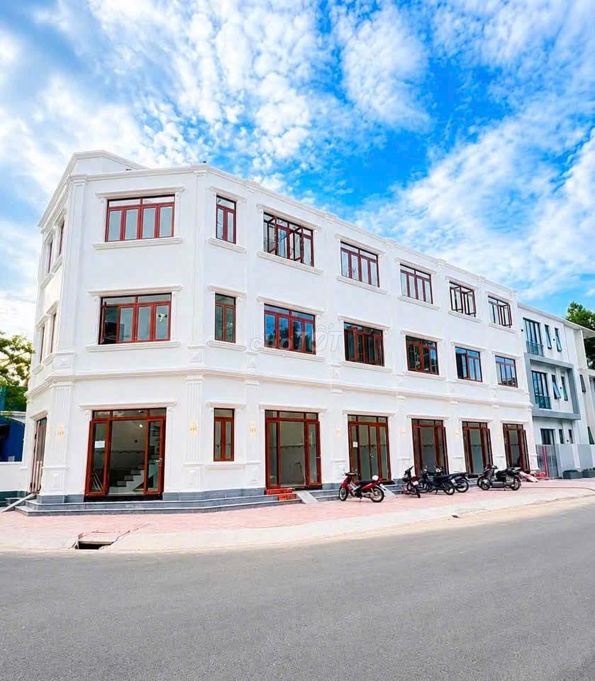 Cho thuê nhà nguyên căn góc 2 mặt tiền  14A & 23A1 (Long An cũ).