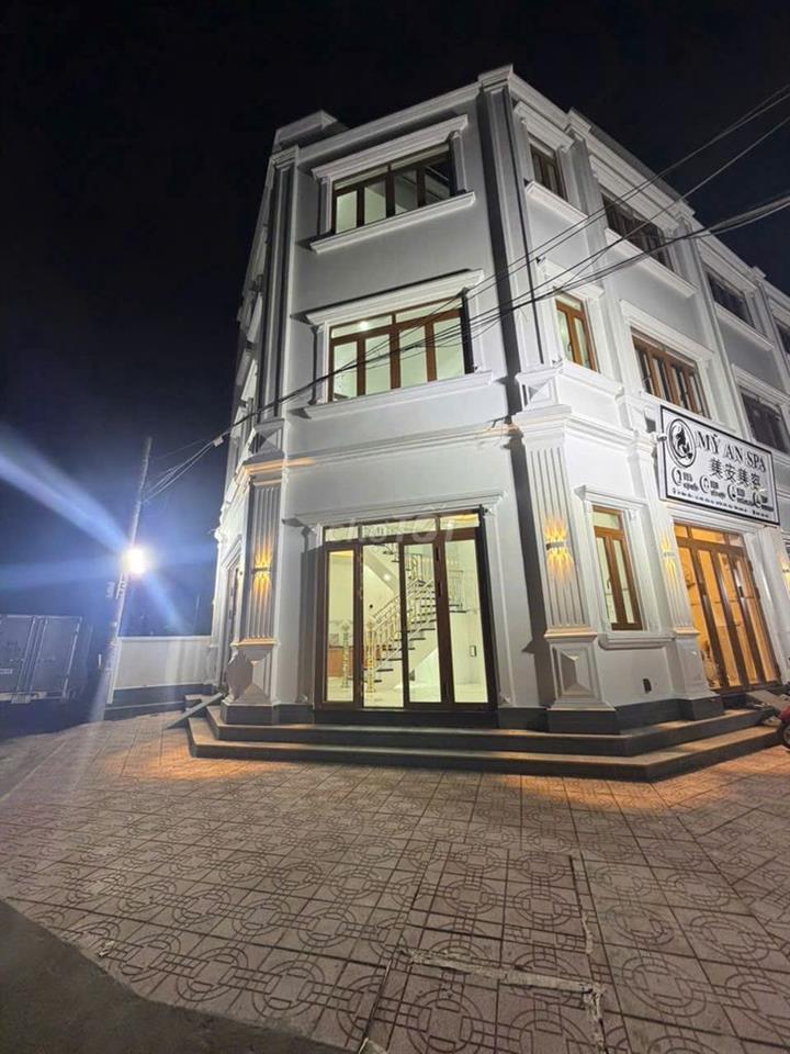 Cho thuê nhà nguyên căn góc 2 mặt tiền  14A & 23A1 (Long An cũ).