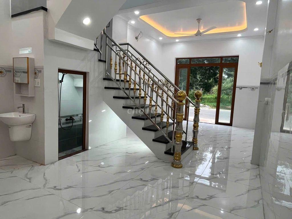 Cho thuê nhà nguyên căn góc 2 mặt tiền  14A & 23A1 (Long An cũ).