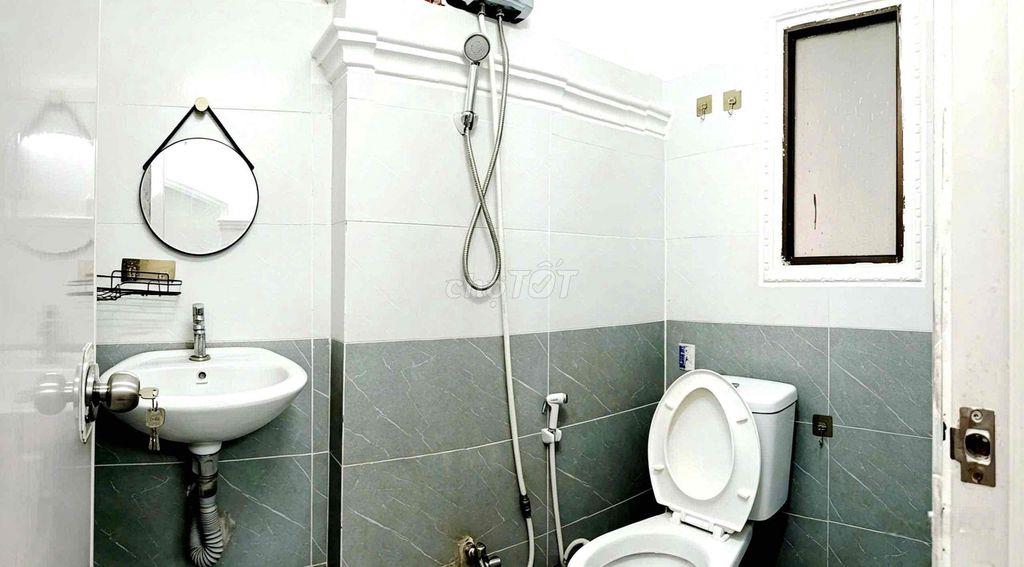 CĂN HỘ 1PN BAN CÔNG XEM PHÒNG 24/7 KÊNH TRƯỜNG SA THOÁNG MÁT