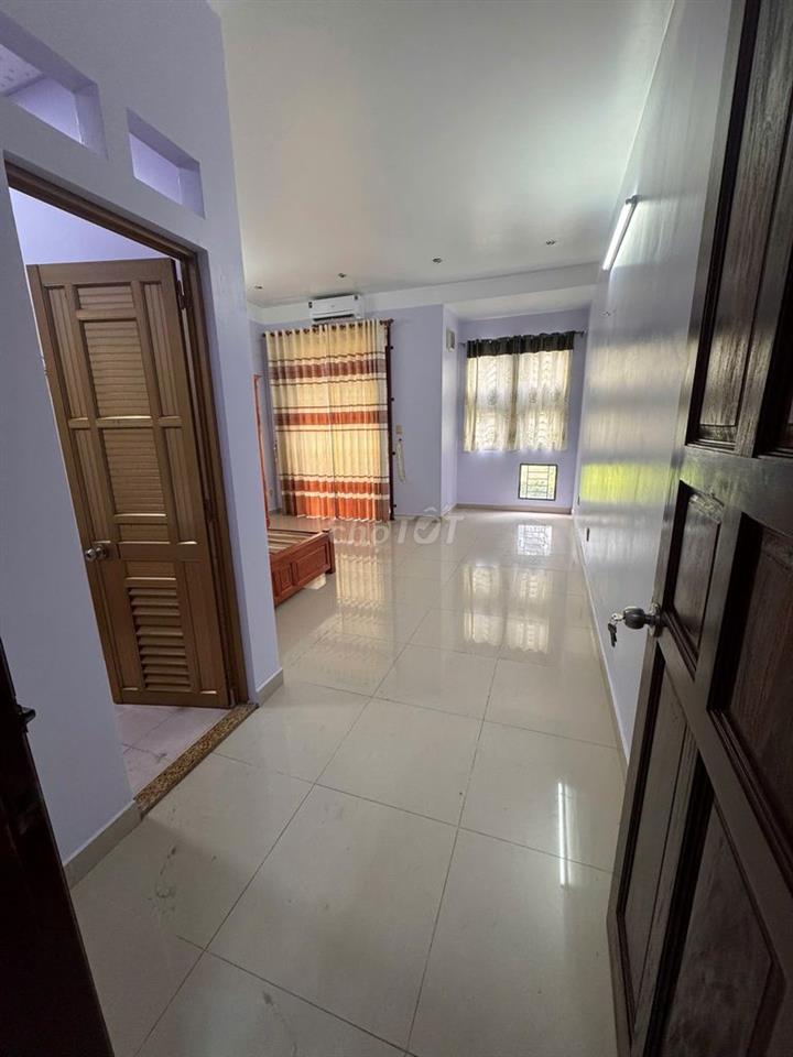 Cho thuê nhà nguyên căn 3 tầng, KDC Tân Đức, Đức Hòa, Long An