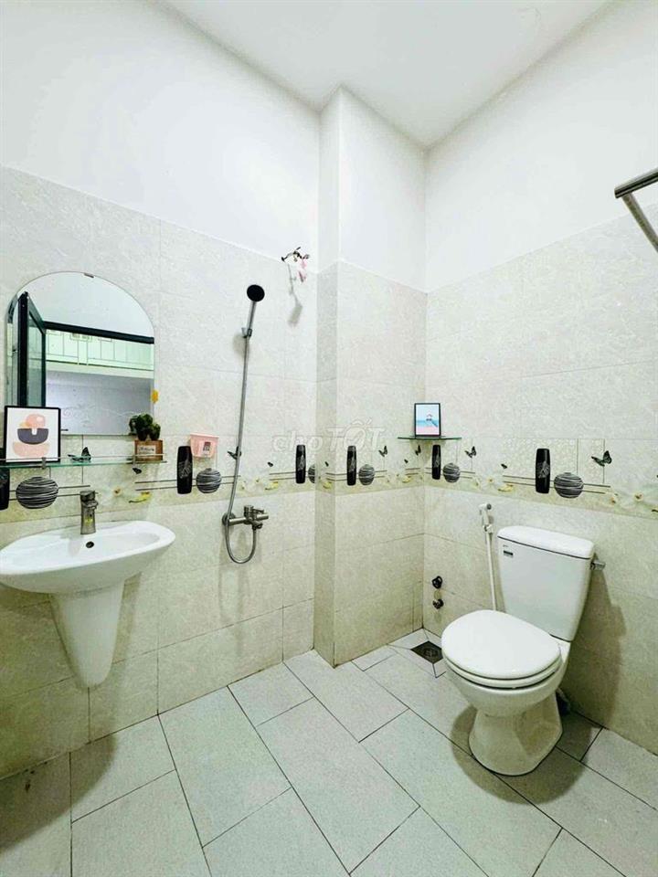 Cho Thuê Duplex Cách Đại Học Văn Hiến 5P Gần Luỹ Bán Bích Bốn Xã