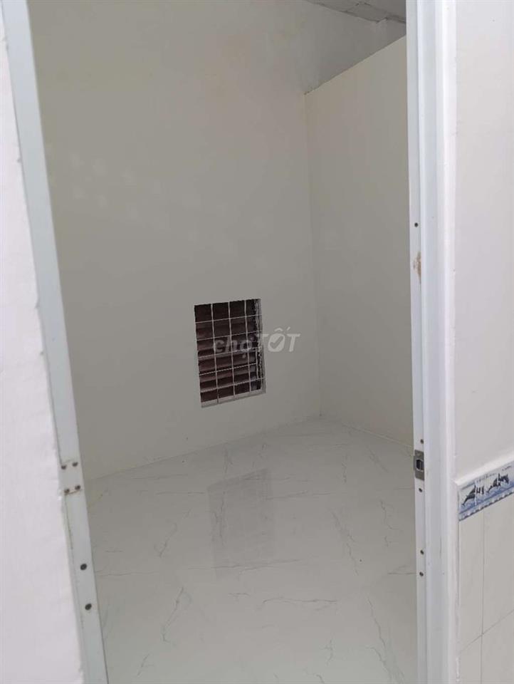 gần chợ gần trường cấp 1 cấp 2 hẻm thông với mặt tiền đường 