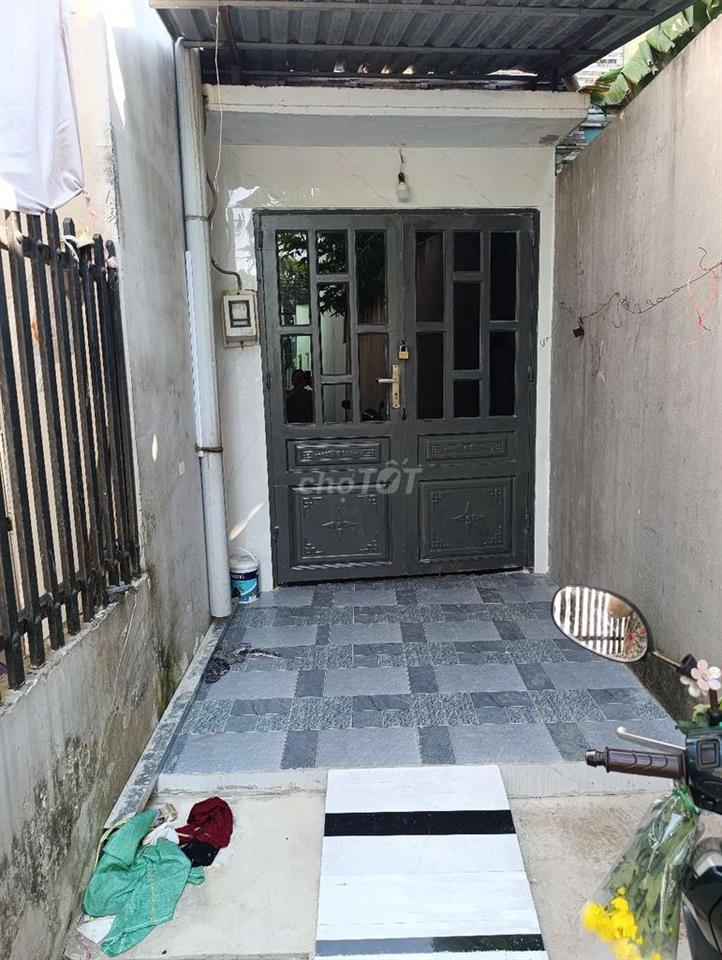 gần chợ gần trường cấp 1 cấp 2 hẻm thông với mặt tiền đường 