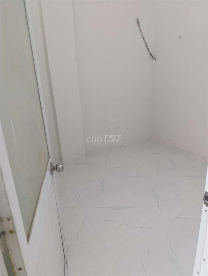 gần chợ gần trường cấp 1 cấp 2 hẻm thông với mặt tiền đường 