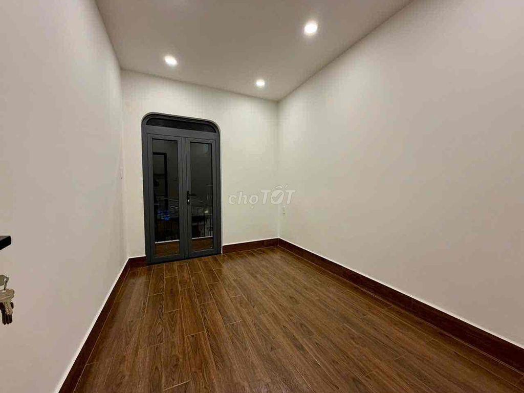 bán nhà đẹp xe hơi ngủ trong nhà