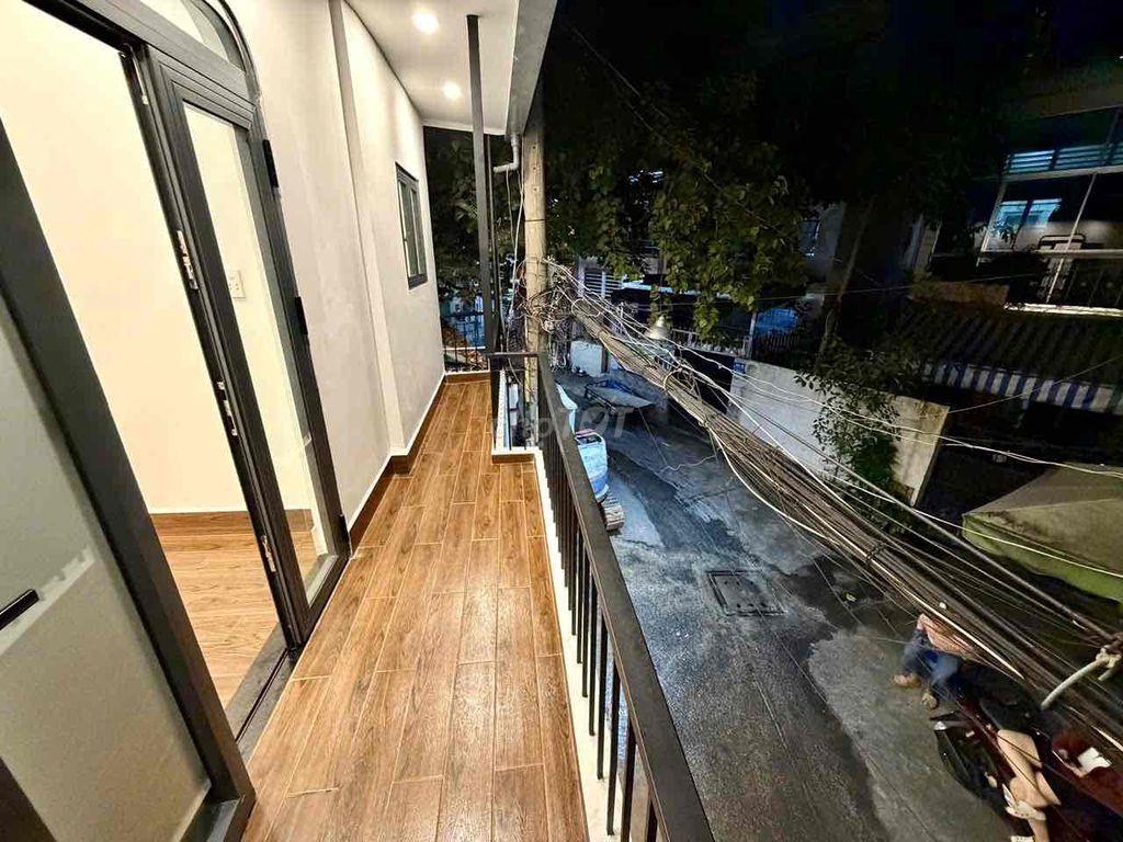 bán nhà đẹp xe hơi ngủ trong nhà