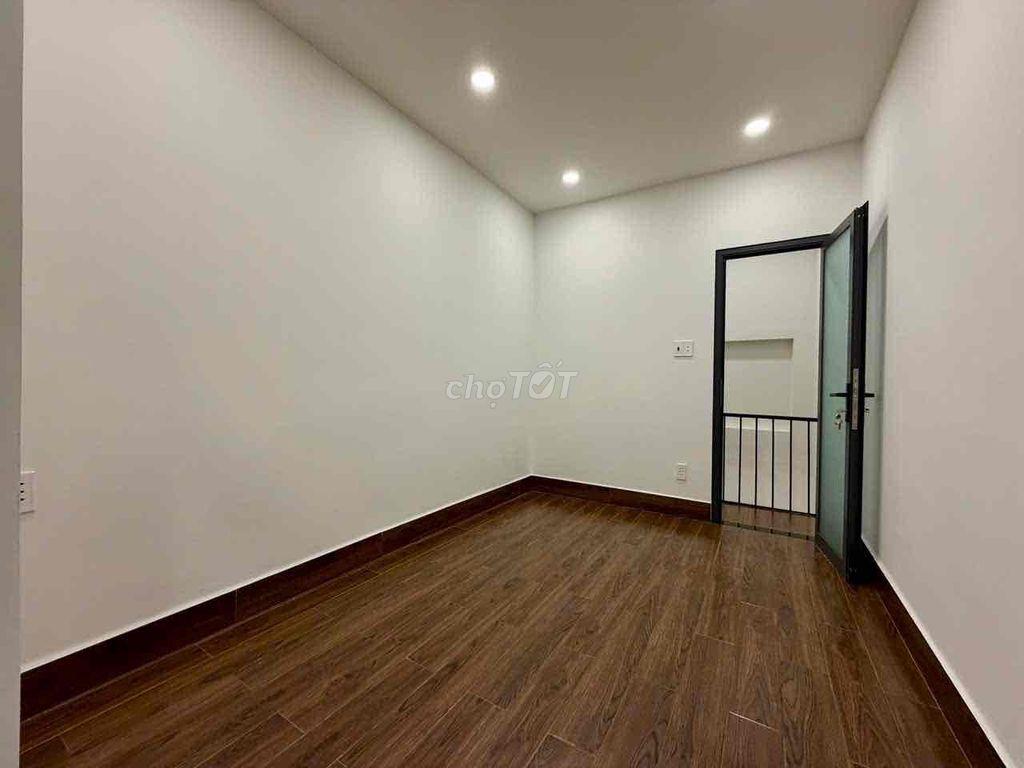 bán nhà đẹp xe hơi ngủ trong nhà