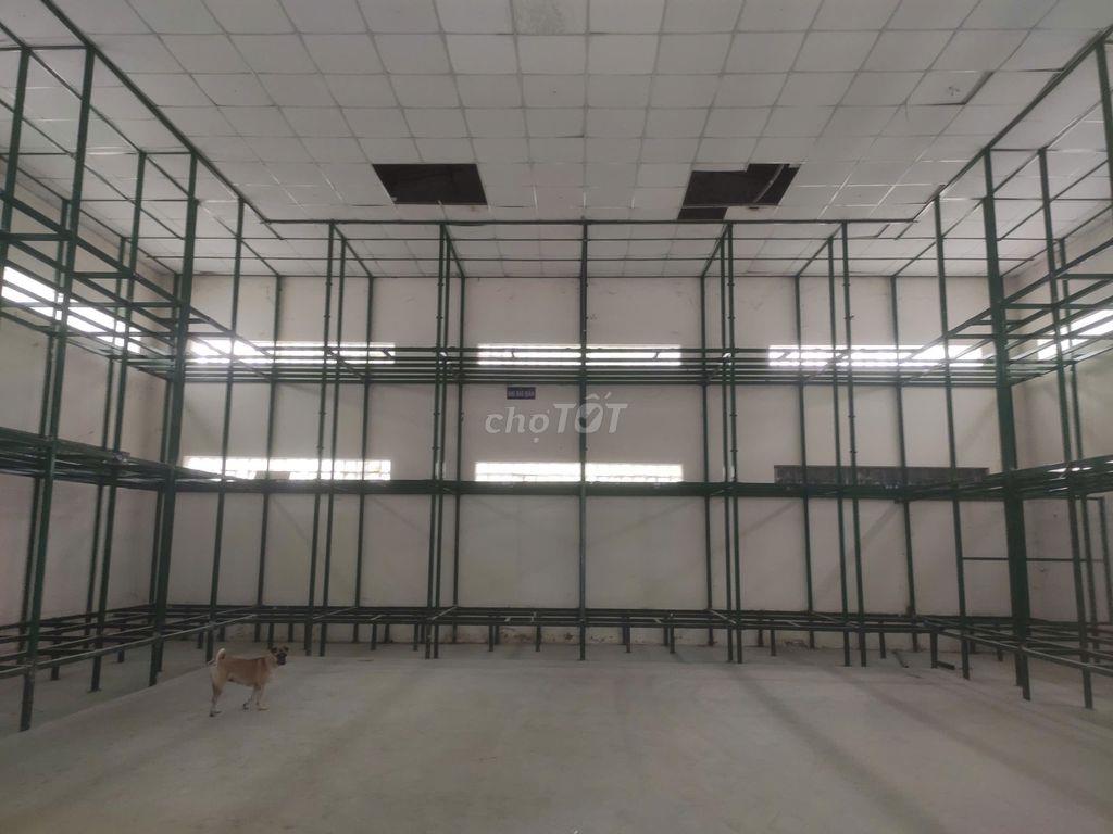 Cho thuê kho trung tâm quận 10, sẵn kệ tầng, bãi đổ xe tải