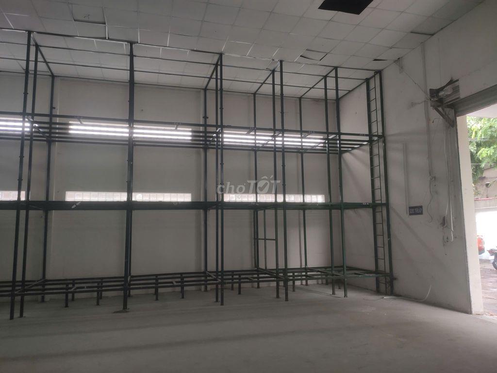 Cho thuê kho trung tâm quận 10, sẵn kệ tầng, bãi đổ xe tải