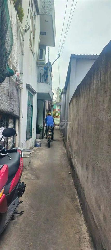 Tôi cần bán nhà sân vườn 128,8m 2 MT hẽm