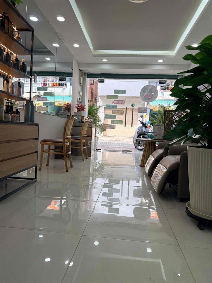 SHARE MB Q3 làm nail 6tr ( bao điện nước)