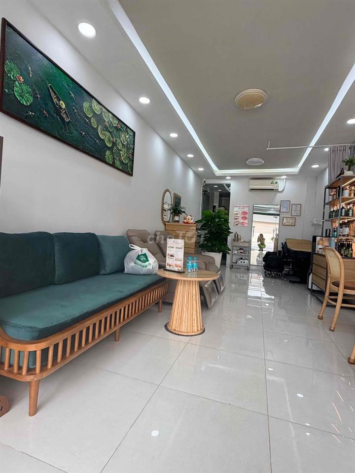 SHARE MB Q3 làm nail 6tr ( bao điện nước)