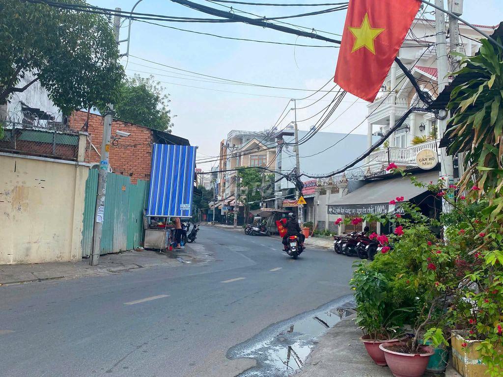 Định cư Úc cần bán đất mặt tiền đường 16m