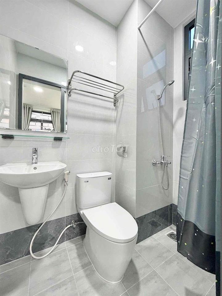 CHDV BAN CÔNG MỚI XÂY FULL NỘI THẤT NGAY NGÃ TƯ THỦ ĐỨC