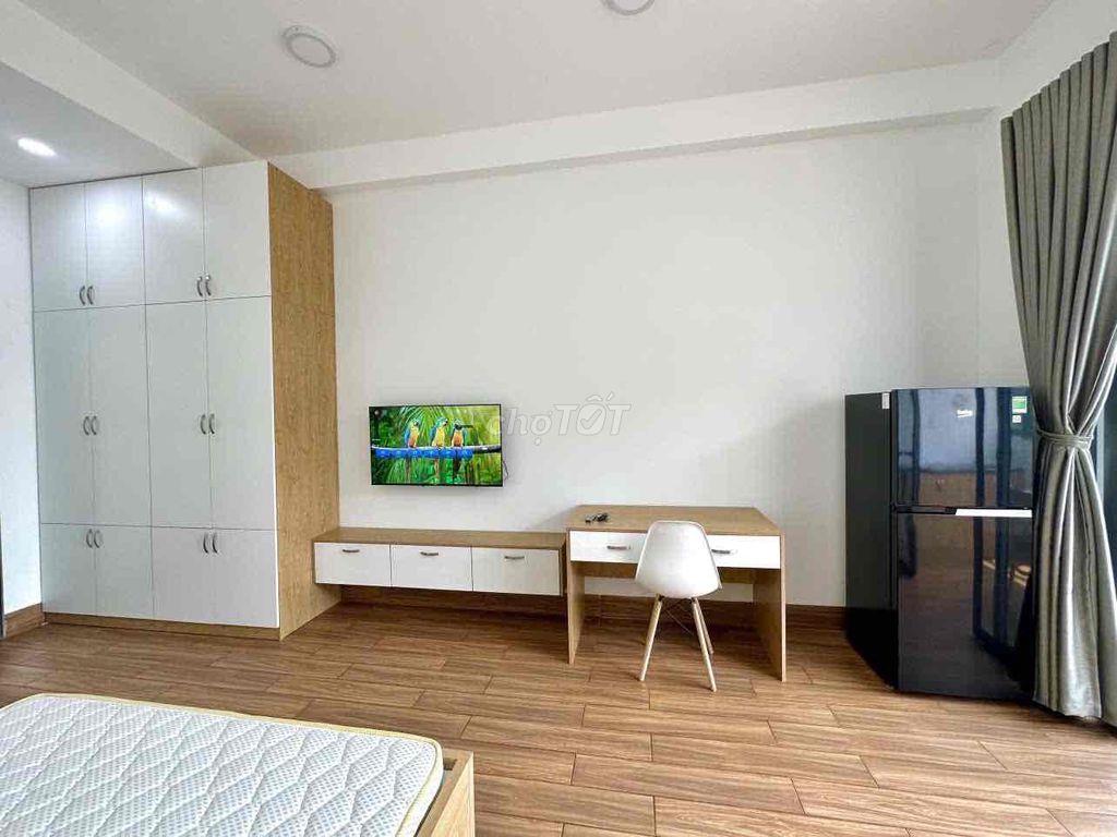 STUDIO FULL NỘI THẤT BAN CÔNG MỚI XÂY NGAY NGÃ TƯ THỦ ĐỨC