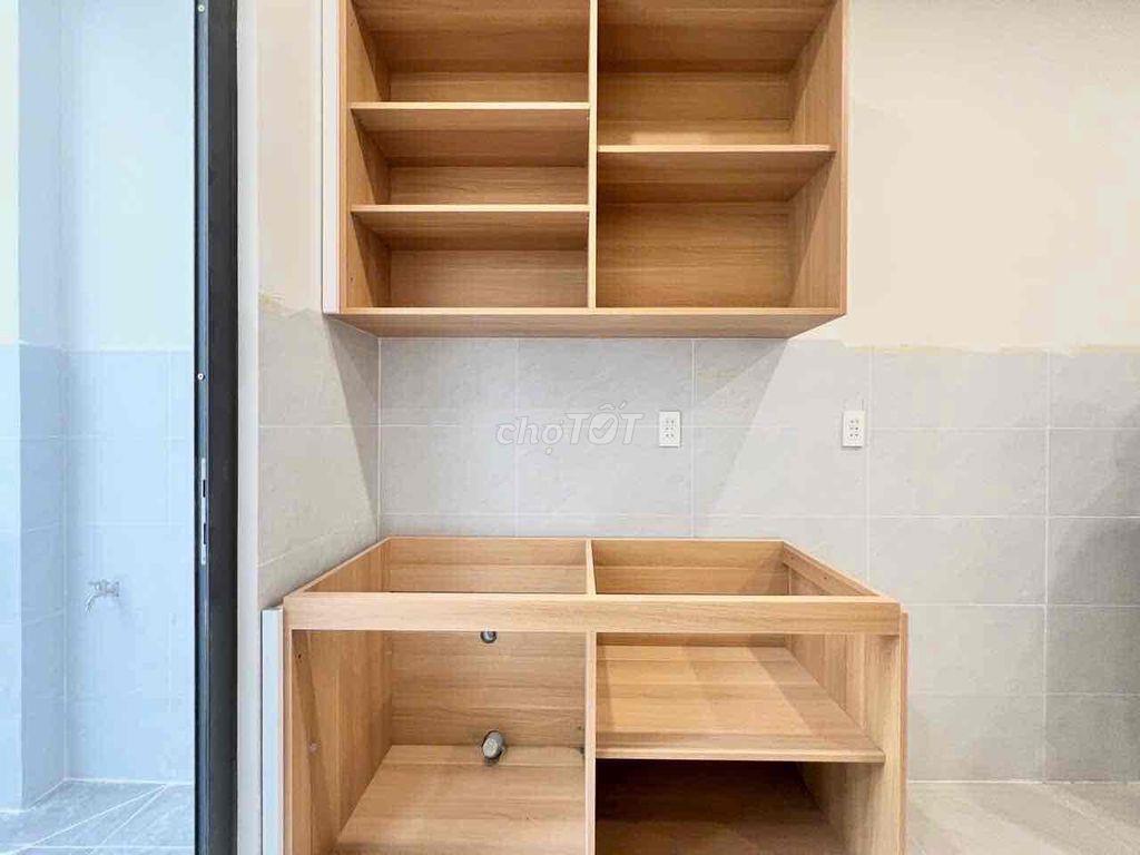 STUDIO CHỈ TÍNH ĐIỆN VÀ NƯỚC BAN CÔNG FULL NỘI THẤT MỚI XÂY