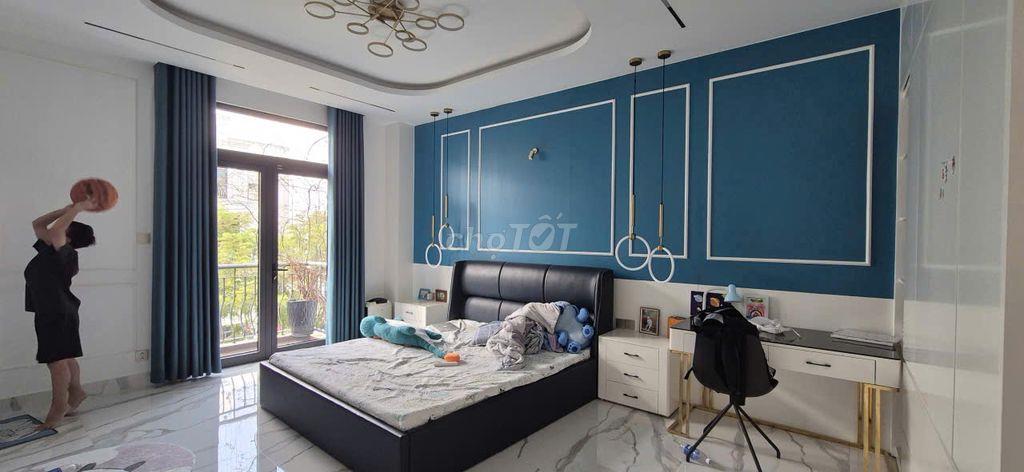 Bán nhà 6 tầng có thang máy nội thất cao cấp - Khu Vinhomes Quận 9 