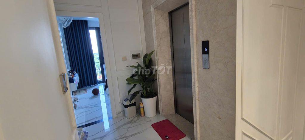 Bán nhà 6 tầng có thang máy nội thất cao cấp - Khu Vinhomes Quận 9 