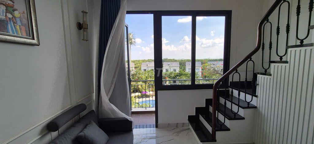 Bán nhà 6 tầng có thang máy nội thất cao cấp - Khu Vinhomes Quận 9 