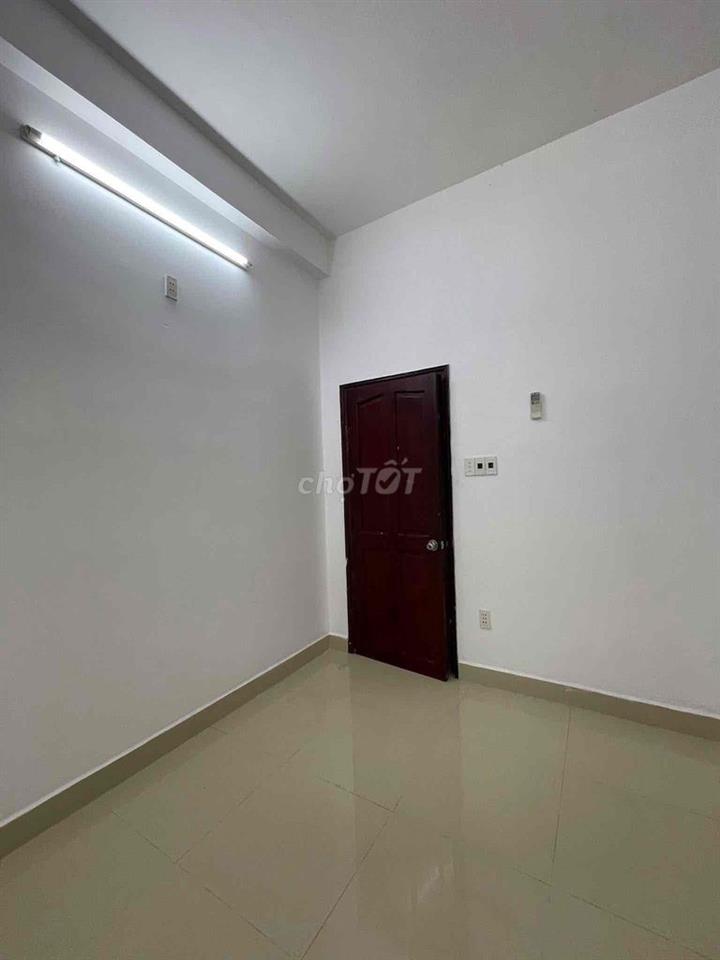 - CHO THUÊ NHÀ MỚI LEN KENG ,3 LẦU 400m ( Q9) - Mặt tiền khu tái định
