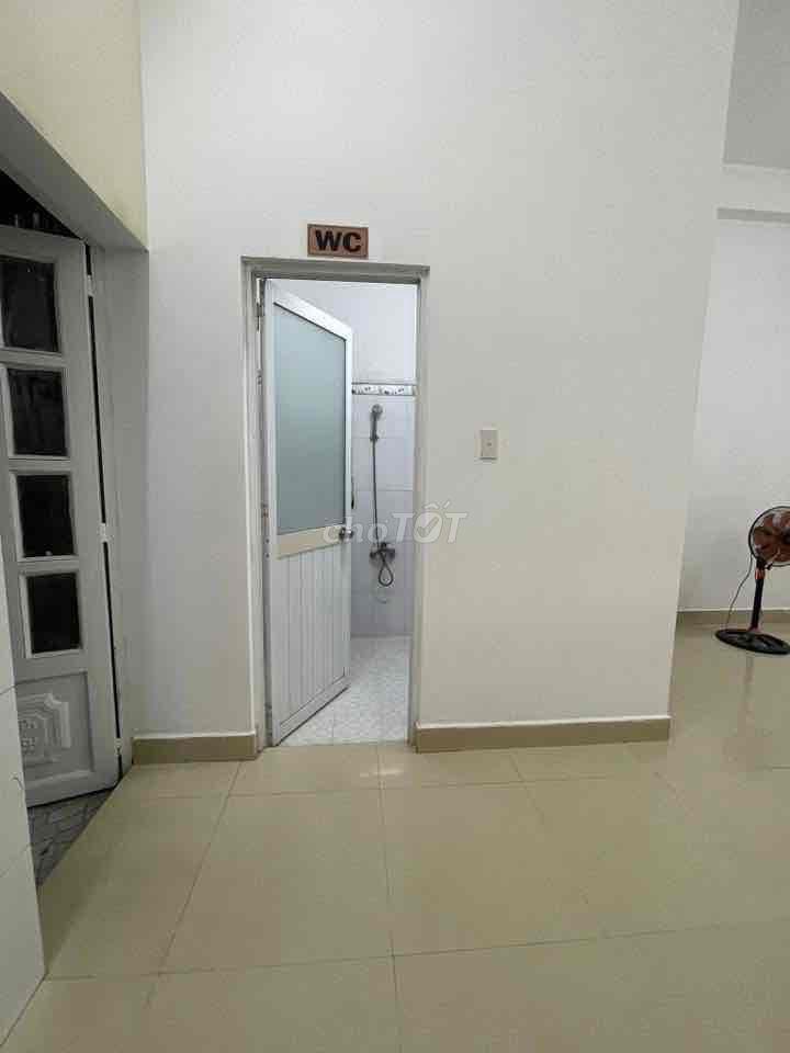 - CHO THUÊ NHÀ MỚI LEN KENG ,3 LẦU 400m ( Q9) - Mặt tiền khu tái định
