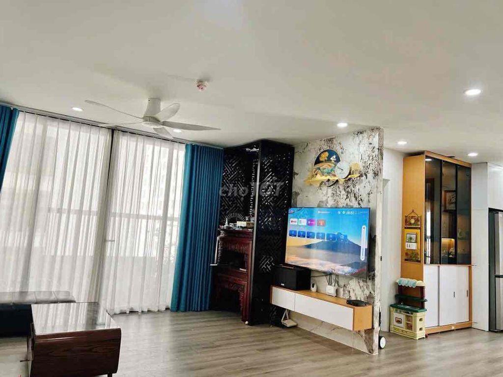 CĂN HỘ 3 PHÒNG NGỦ  - FULL NỘI THẤT - NHÀ ĐẸP Ở NGAY