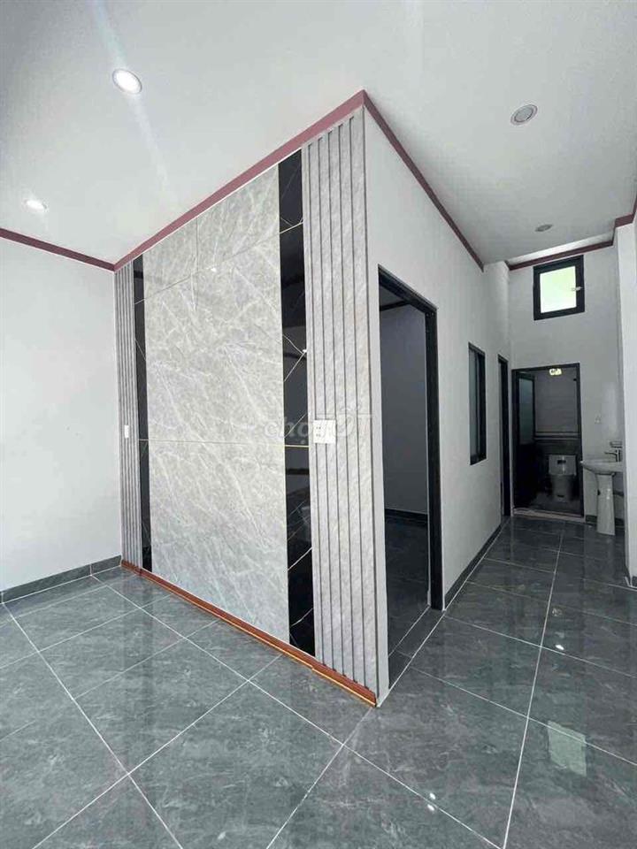 nhà hoàn thiện