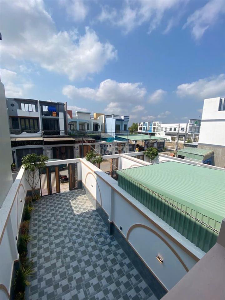 Chính chủ! Bán căn nhà vườn Dt 4,5 x66m. Shr hoàn công chỉ 4,1T