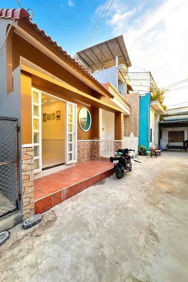 NHÀ MỚI XÂY HOÀN CÔNG HẺM ĐỐI DIỆN QUÂN KHU 9 CẦN THƠ
