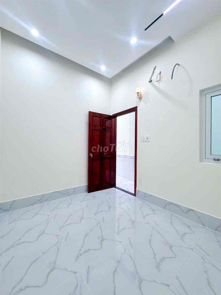 NHÀ MỚI XÂY HOÀN CÔNG HẺM ĐỐI DIỆN QUÂN KHU 9 CẦN THƠ