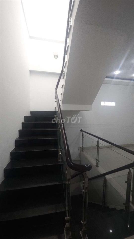 Cho thuê nhà mặt tiền Nguyễn Hiền 1 trệt 2 lầu 