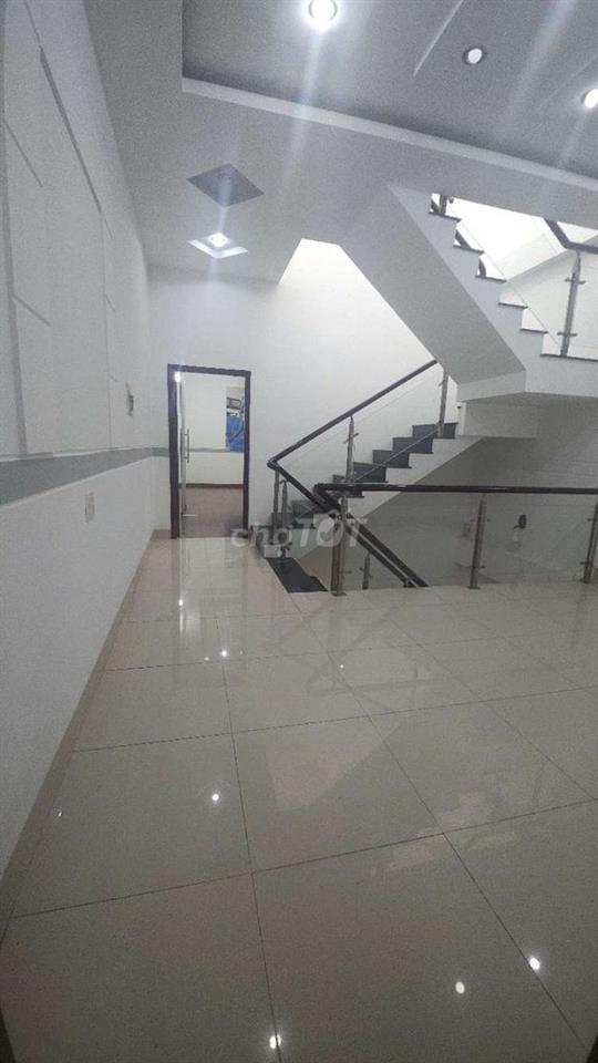 Cho thuê nhà mặt tiền Nguyễn Hiền 1 trệt 2 lầu 