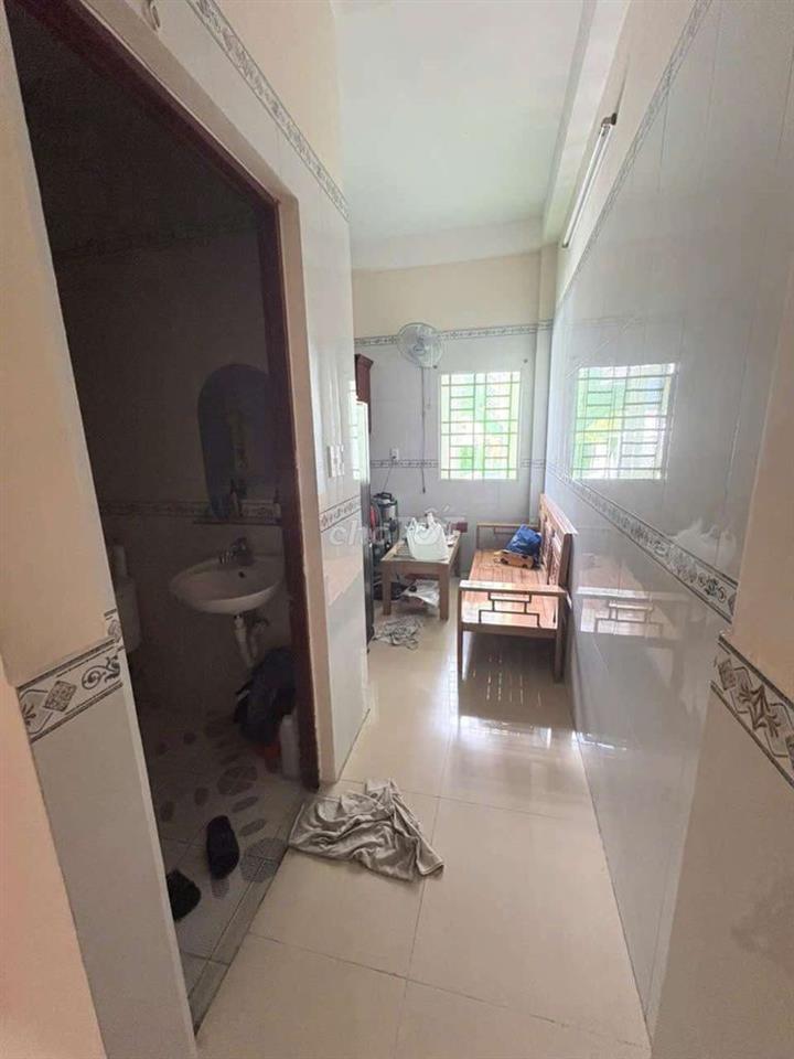 Nhà hẻm xe oto toạ lạc Lê Văn Quới 