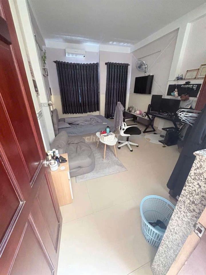 Nhà hẻm xe oto toạ lạc Lê Văn Quới 