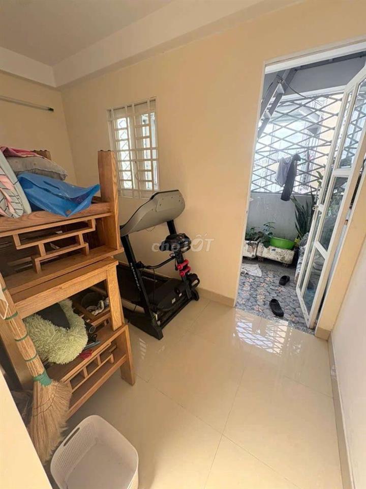 Nhà hẻm xe oto toạ lạc Lê Văn Quới 