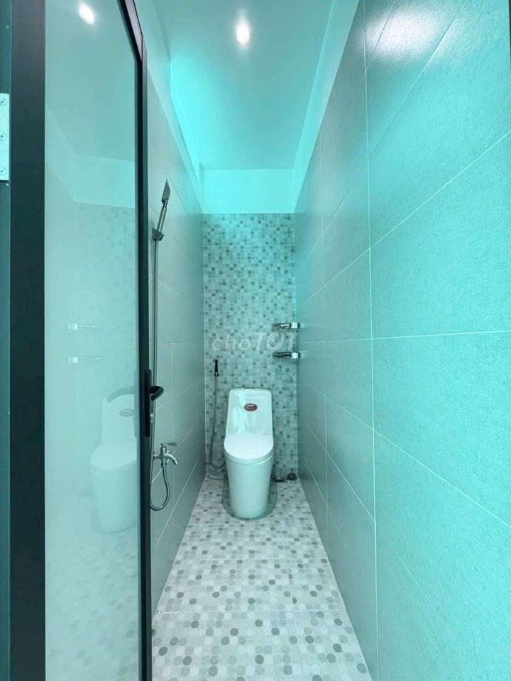 Nhà hiện đại tặng toàn bộ nội thất toạ lạc 449/11/7 HL2