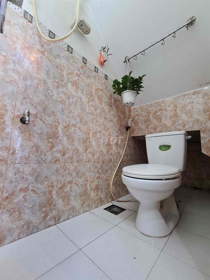 Ký Túc Xá Sinh Viên, Phòng Trọ Nam Tiện Nghi