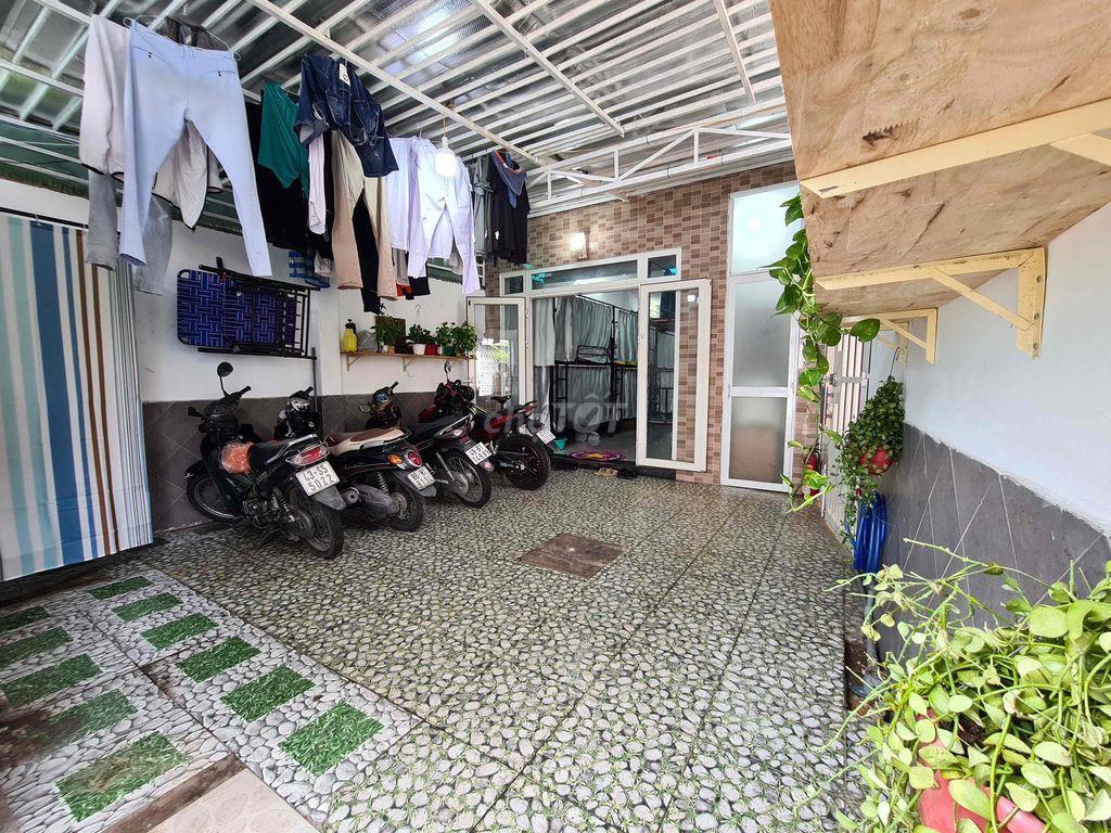 Ký Túc Xá Sinh Viên, Phòng Trọ Nam Tiện Nghi