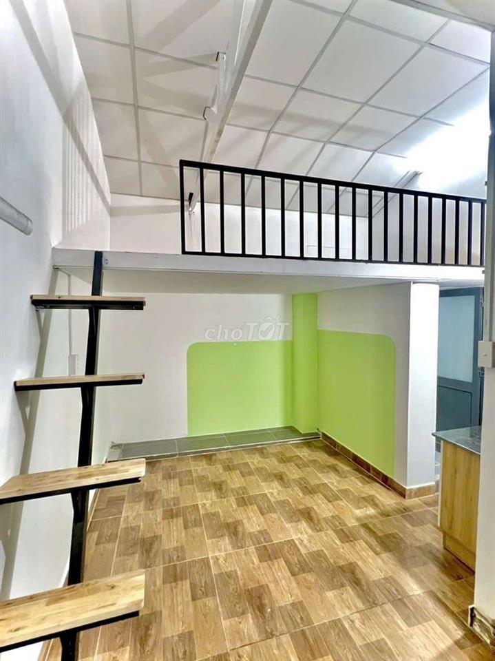 PHÒNG CÓ GÁC RỘNG RÃI NGAY SÁT CÁC TRƯỜNG ĐH LỚN