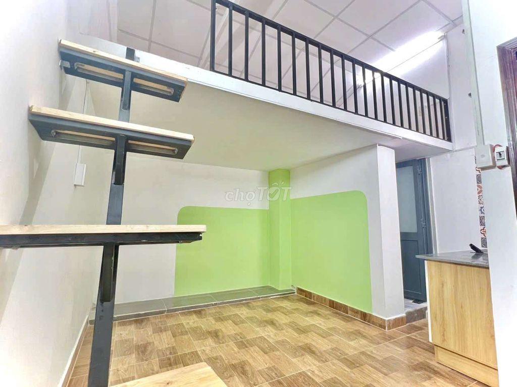 PHÒNG CÓ GÁC RỘNG RÃI NGAY SÁT CÁC TRƯỜNG ĐH LỚN