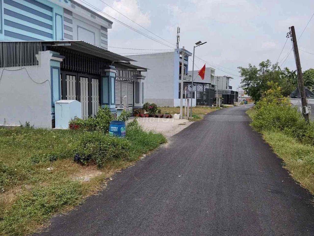 quá cần tiền chính chủ bán gấp lô đất mặt tiền tại CỦ CHI . GIÁ 500TR