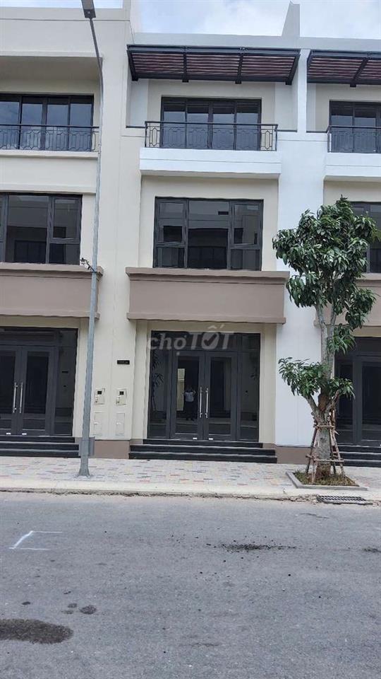 BÁN NHÀ PHỐ GREEN CITY , CHUẨN VINHOMES XANH VÀ ĐỦ DỊCH VỤ TIỆN ÍCH