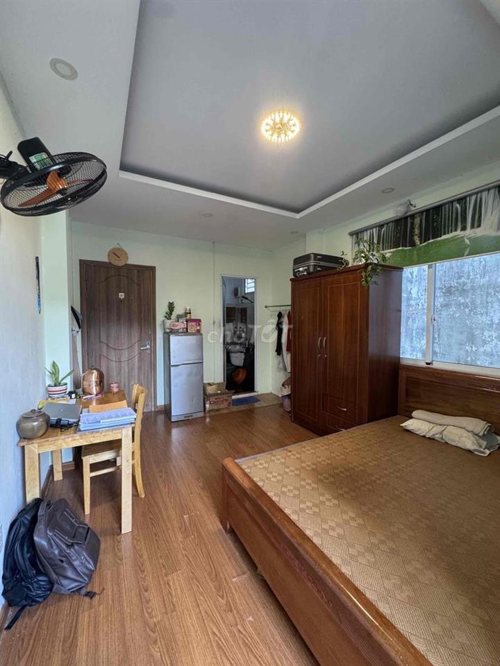 Phòng full nội thất như hình