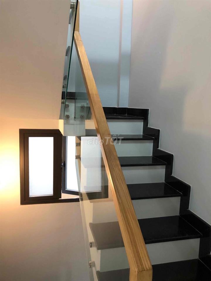 Bán Nhà 1T 3 Lầu 4X10 ,HXH 14/1 Đào Duy Từ
